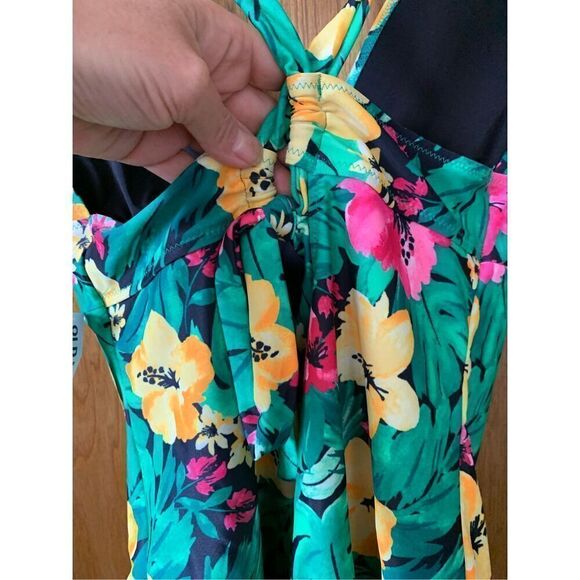 Old Navy Tie-Back One-Piece Swimsuit Tropical Floral Size XL - Picture 7 of 12
